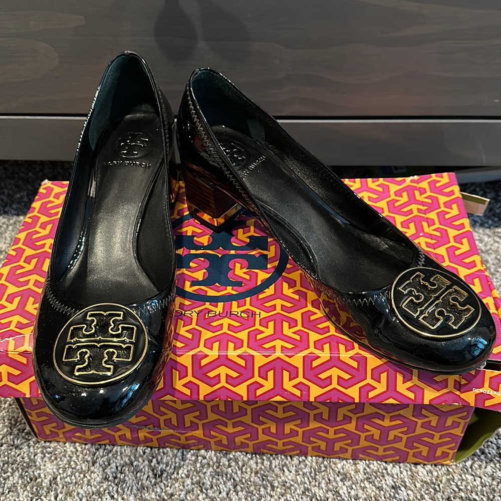 Tory Burch Patent Amy Pump